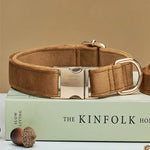 Coleira de cachorro premium personalizada de veludo de várias cores, trela personalizada gravada com placa de nome de animal de estimação, fivela de metal, presente de casamento para cachorro