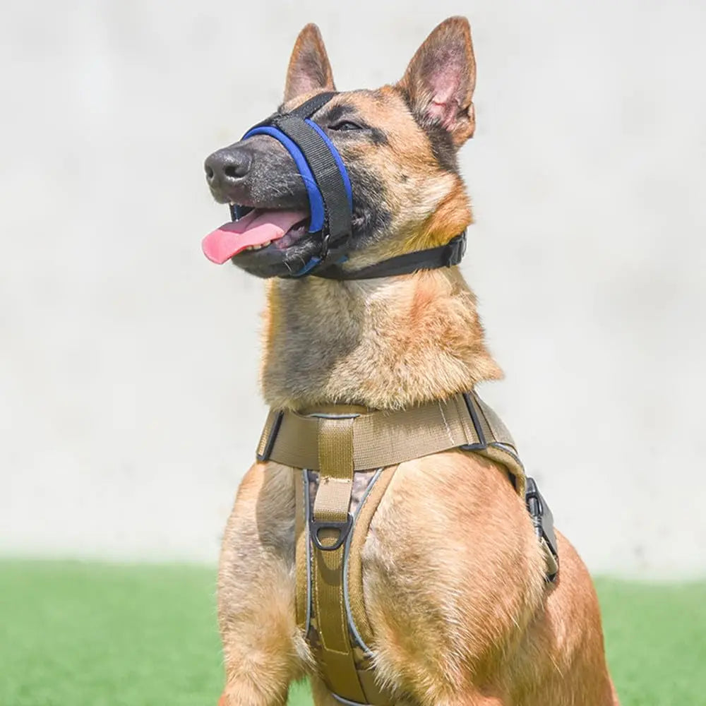 Protetor bucal para cães ajustável MP006, focinho para cães com substrato macio, evita morder e coma por erro.